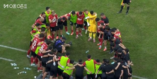 乐竟体育中文-激情对决引爆全场，现场氛围极其激烈(激情对决引爆全场,现场氛围极其激烈是哪一集)